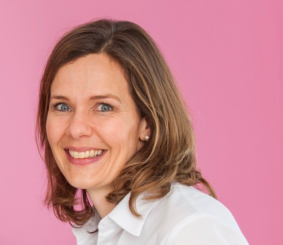 Dr Claudia Banafsche-English-speaking gynaecologist Munich